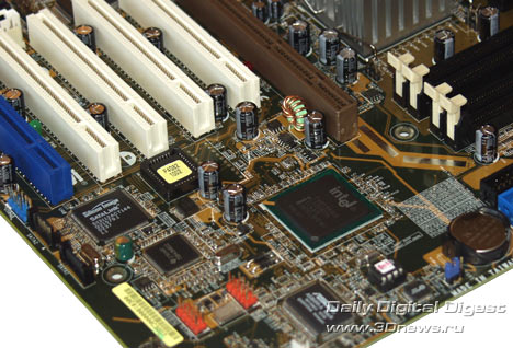 Asus P4G8X Deluxe Corner