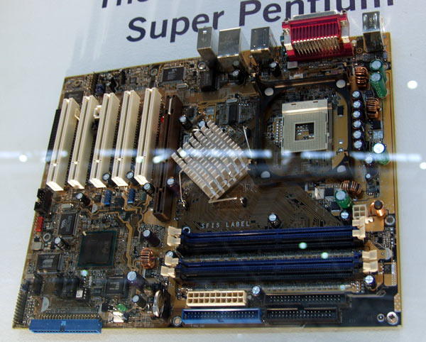 Asus P4C800 - Canterwood