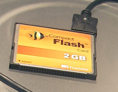  CompactFlash 2Gb+USB1.1 