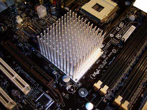 Intel D875PBZ  (Intel 875P Canterwood) 