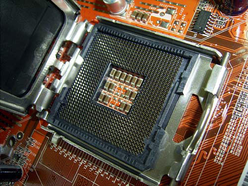 Abit AA8 Socket
