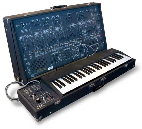 [Image: 03_arp2600angle_380.jpg]