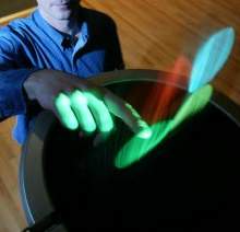 голографический дисплей