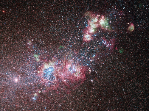 Звездная колыбель в карликовой галактике NGC 4214. nasa.gov