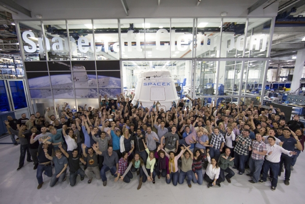  Команда SpaceX счастлива иметь такого босса, который ведёт коллектив от победы к победе 