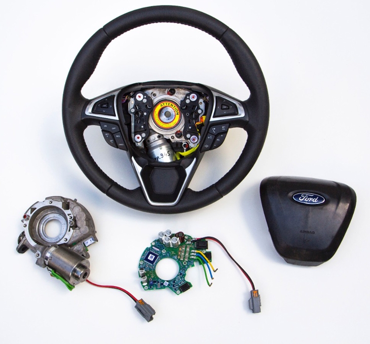 россовер Ford Edge получил систему адаптивного рулевого управления