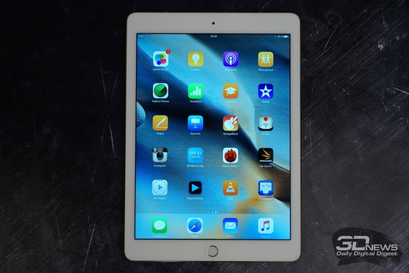  Apple iPad Pro 9,7, лицевая панель: над экраном - фронтальная камера, под экраном – кнопка Home 