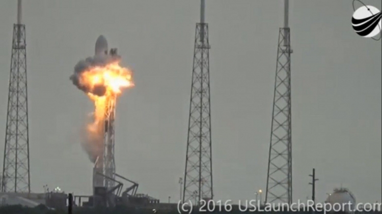 SpaceX назвала причину взрыва ракеты Falcon 9"