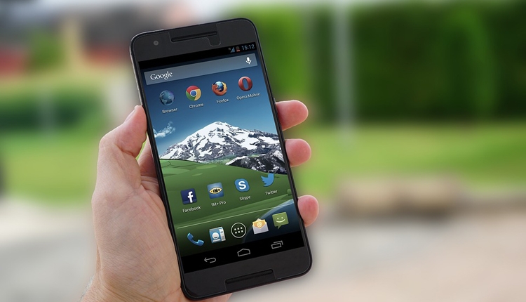 Мобильный Интернет активно использует каждый второй путешествующий россиянин