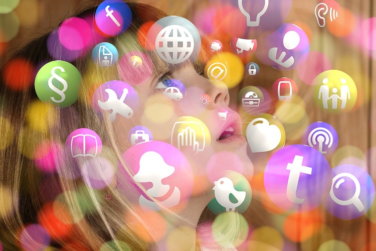 Интернетом пользуются почти три четверти россиян